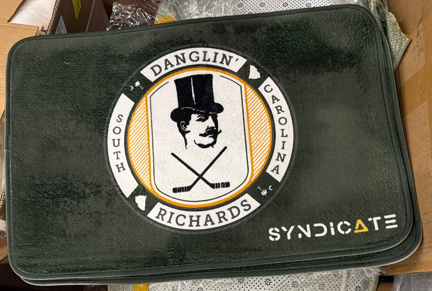 Danglin’ Richards Locker Mat